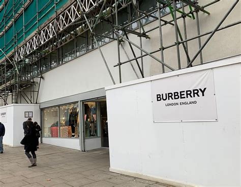 burberry factory store london.